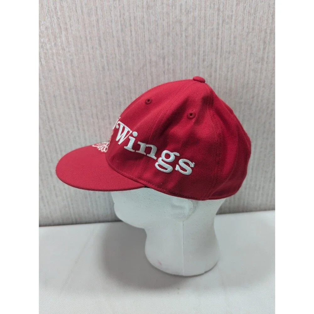 Reebok - NHL- Detroit Red Wings - 210 Fitted Hat-Size 7 1/4 - 7 5/8 - Face Off